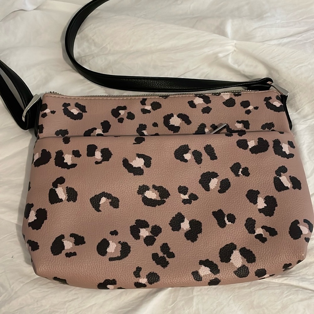 Women’s crossbody